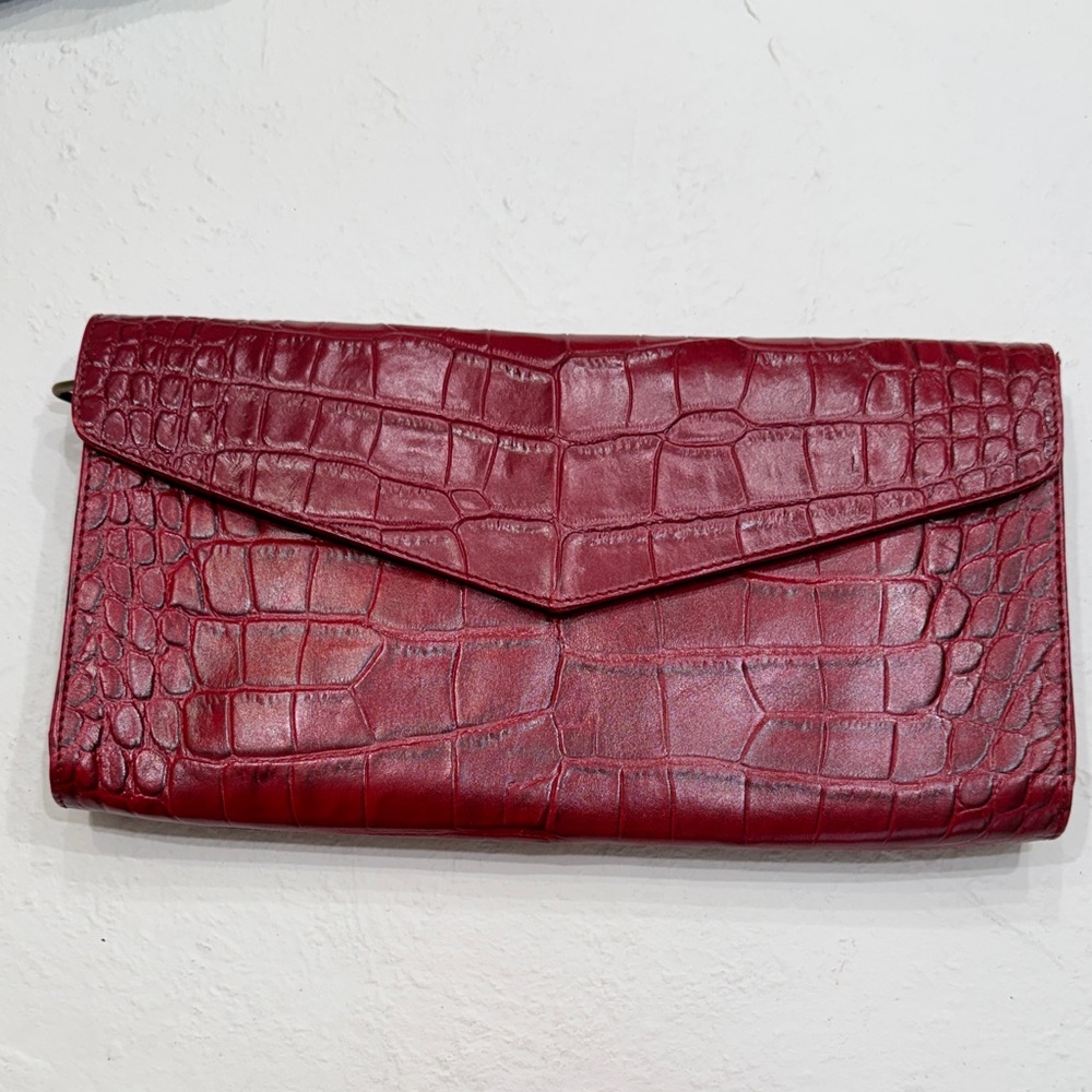 Elegant Red Crocodile-Embossed Clutch